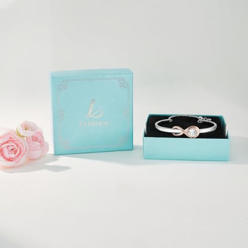 Detalle 2 de Lyniuoy Infinity Two-Tone 18K Gold Plated Bracelet for Women