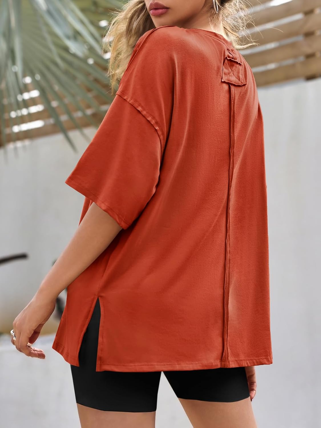 Detalle de Tankaneo Women's Oversized Summer T-Shirts: Loose Fit, Side Slit Tee