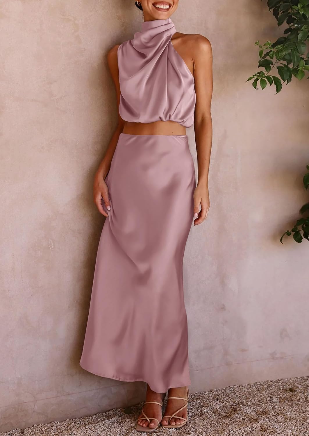 Detalle de PRETTYGARDEN Women's 2 Piece Satin Outfits: Mock Neck Crop Top & Long Skirt Set