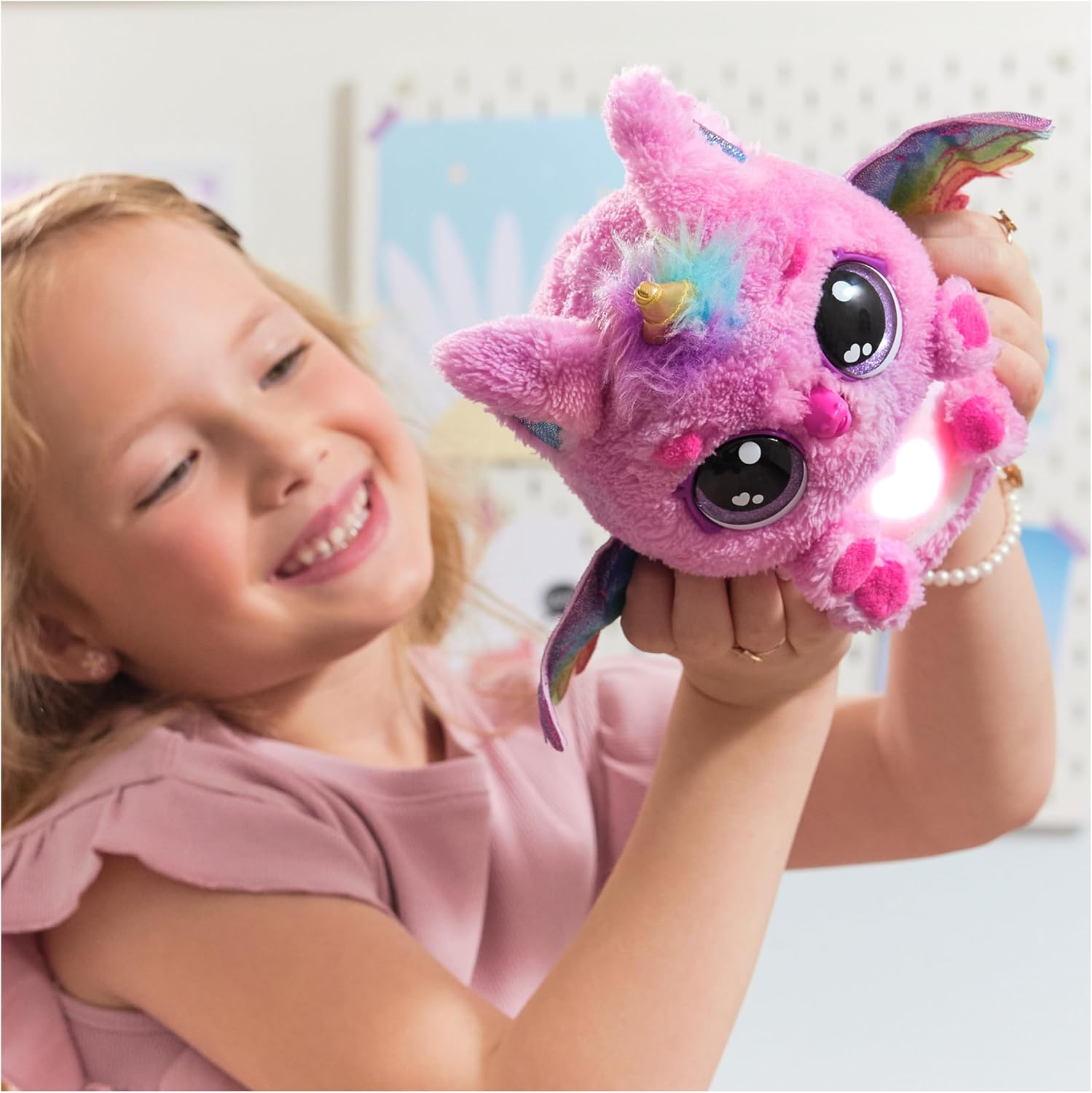 Detalle 2 de HATCHIMALS Alive Pufflecorn Peluche Interactivo con Luz y Sonidos 🦄