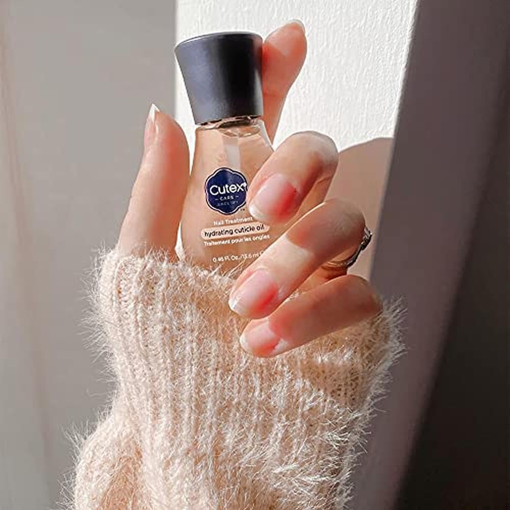 Detalle 2 de Cutex Hydrating Cuticle Oil – Trattamento Idratante per Cuticole Secche (13,6 ml)
