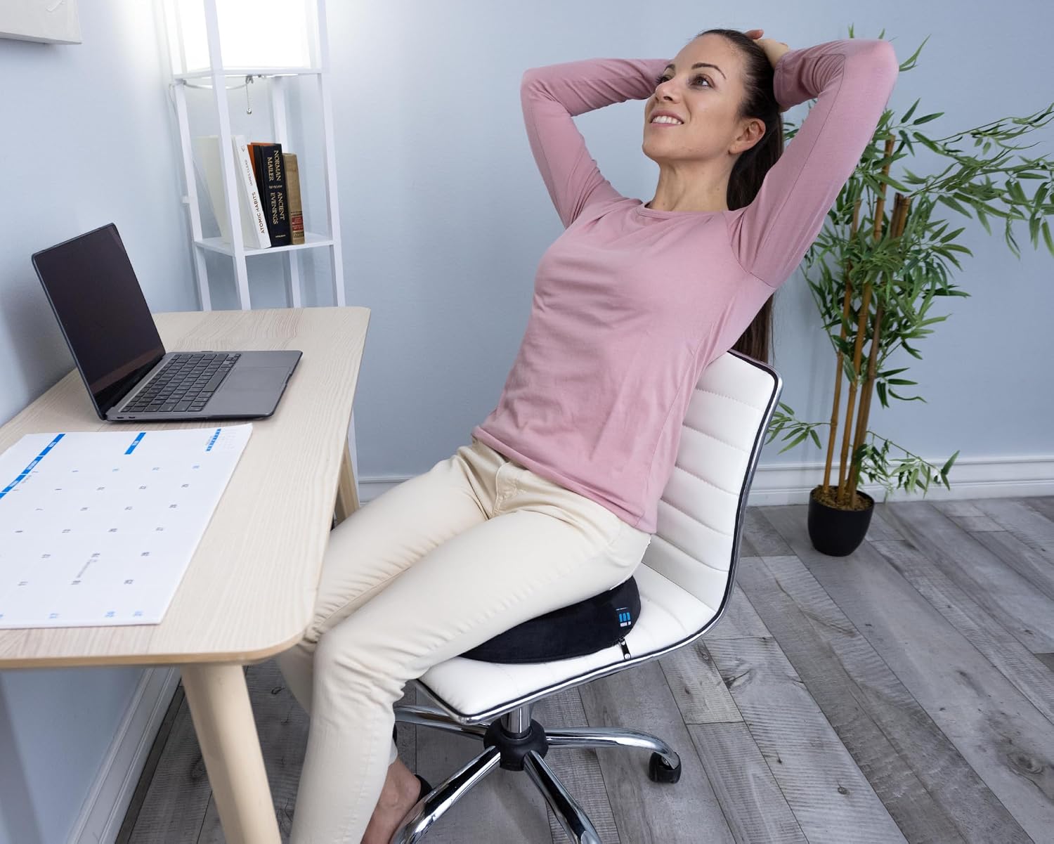 Thumbnail 5 de Ergonomic Innovations US-OrigDonut-M01 Donut Cushion, Memory Foam, Non-Slip Base