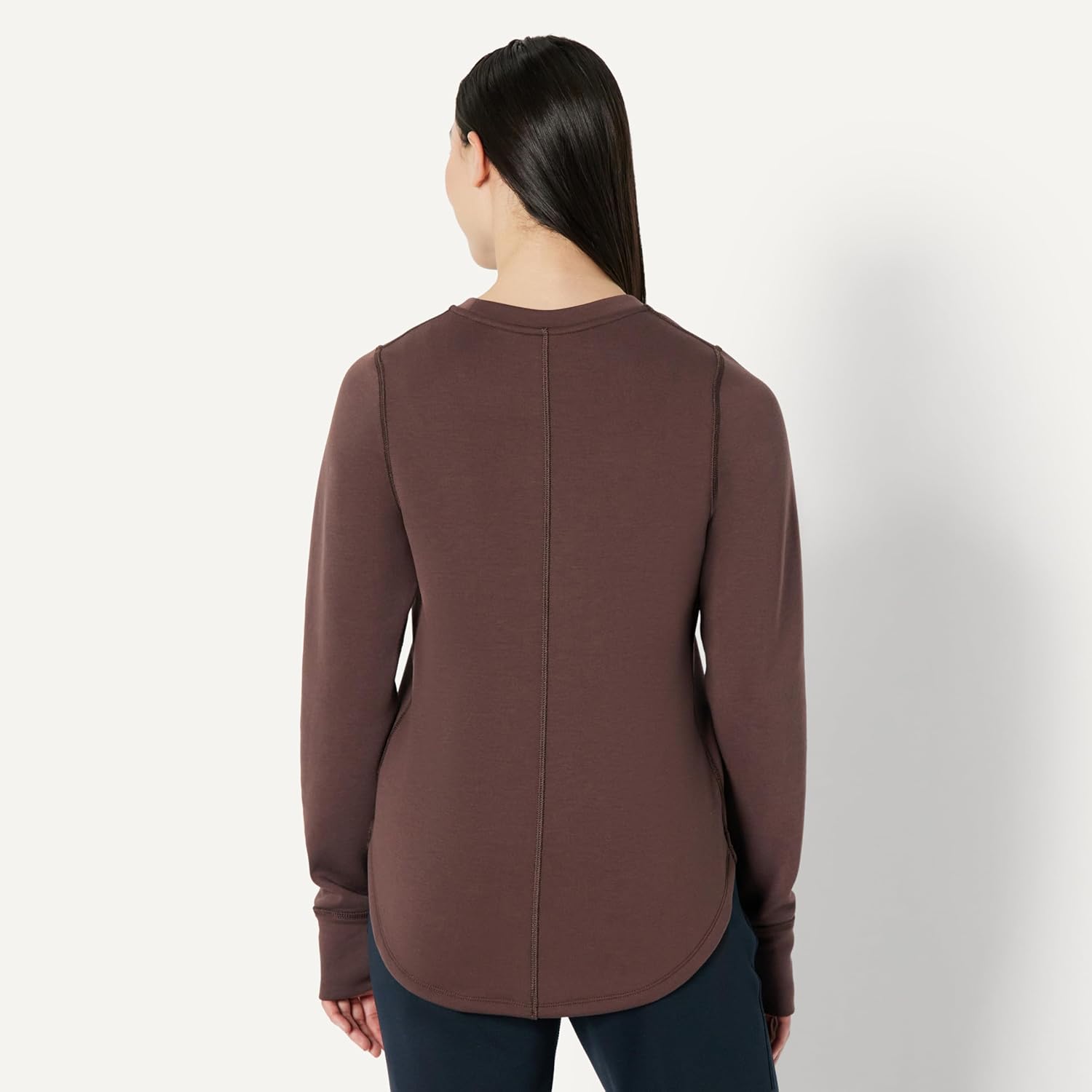 Thumbnail 2 de Amazon Essentials Women’s Active Sweat Relaxed-Fit Long-Sleeve Crewneck Sweatshirt