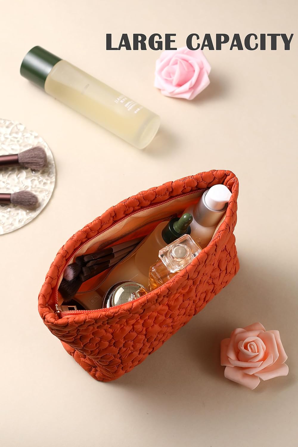 Thumbnail 1 de HFLZBRO Puffy Quilted Makeup Bag: Orange Flowers