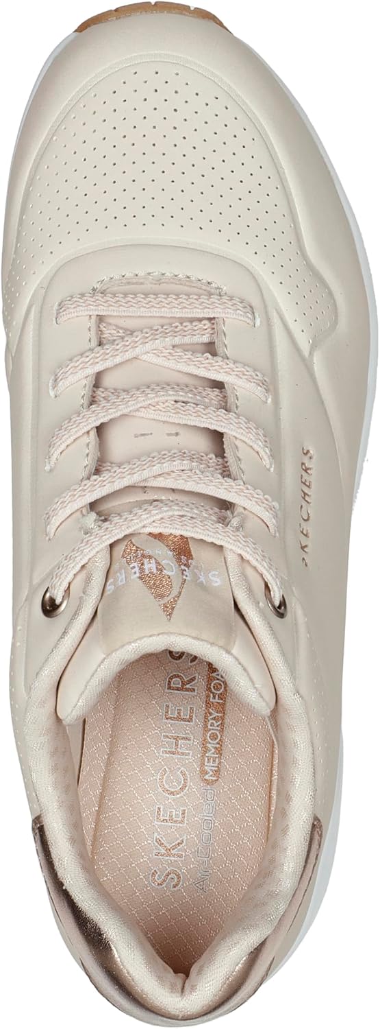 Detalle de Skechers Uno - Shimmer Away para mujer (Natural, talla 38 EU): zapatillas con tacto acolchado y ribete metálico