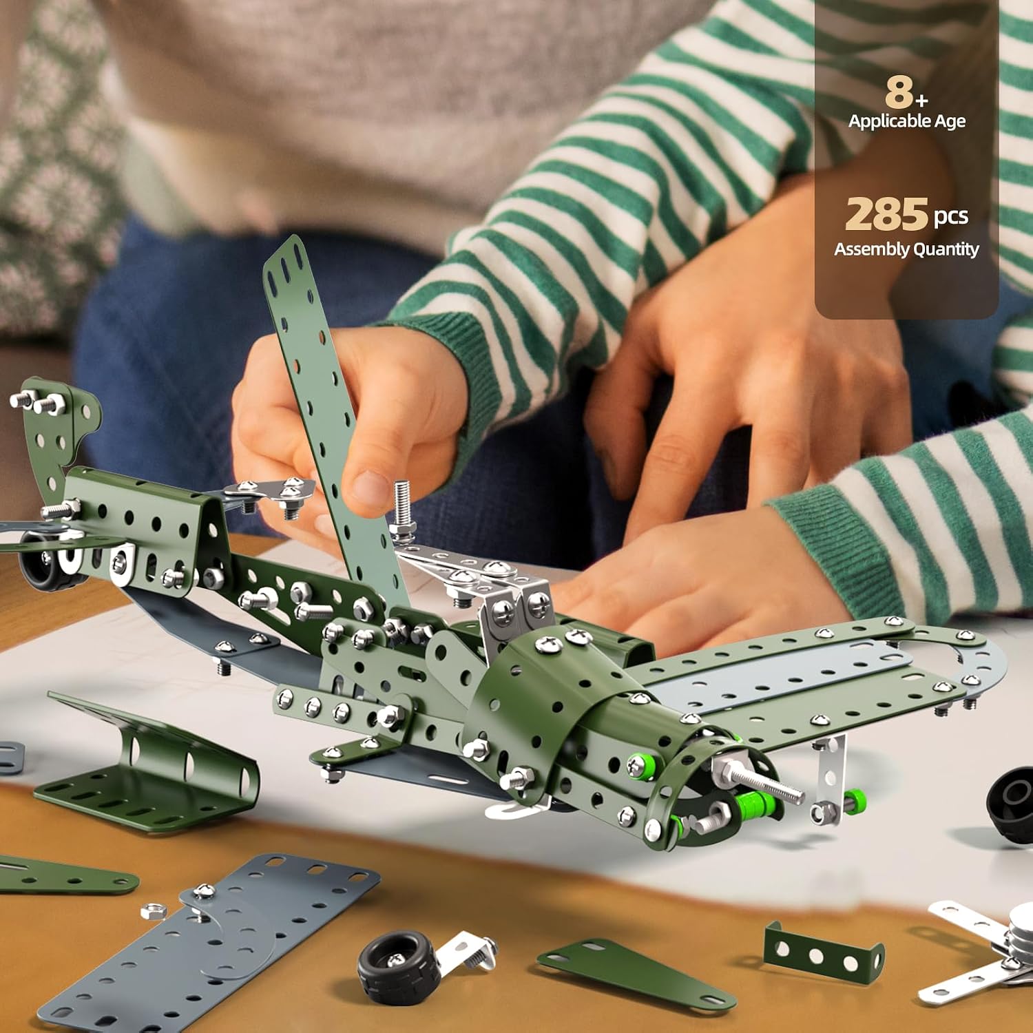 Detalle 2 de Metal Airplane STEM Building Kit, 285 Pieces