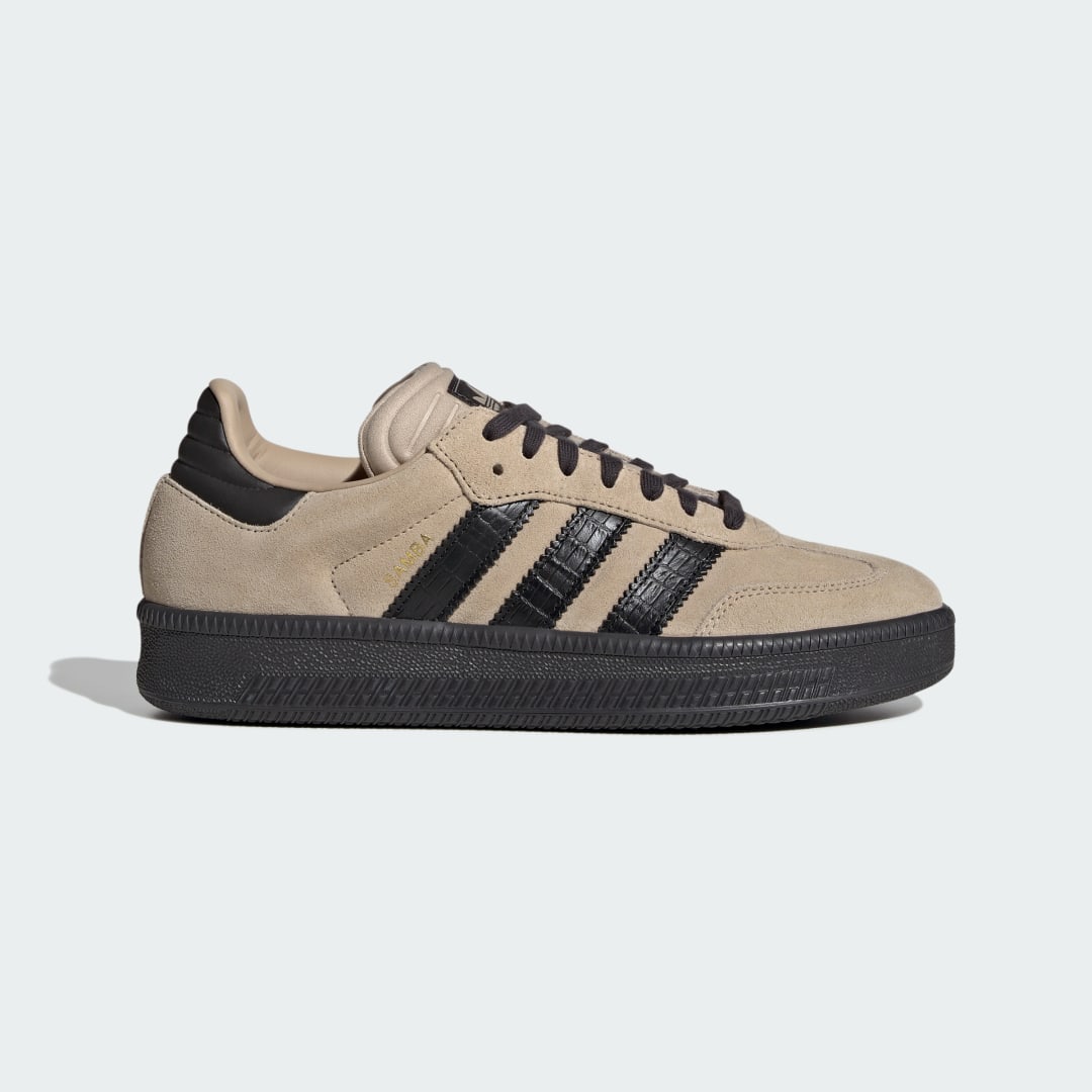 Detalle de Zapatilla Samba XLG de Adidas – color Beige