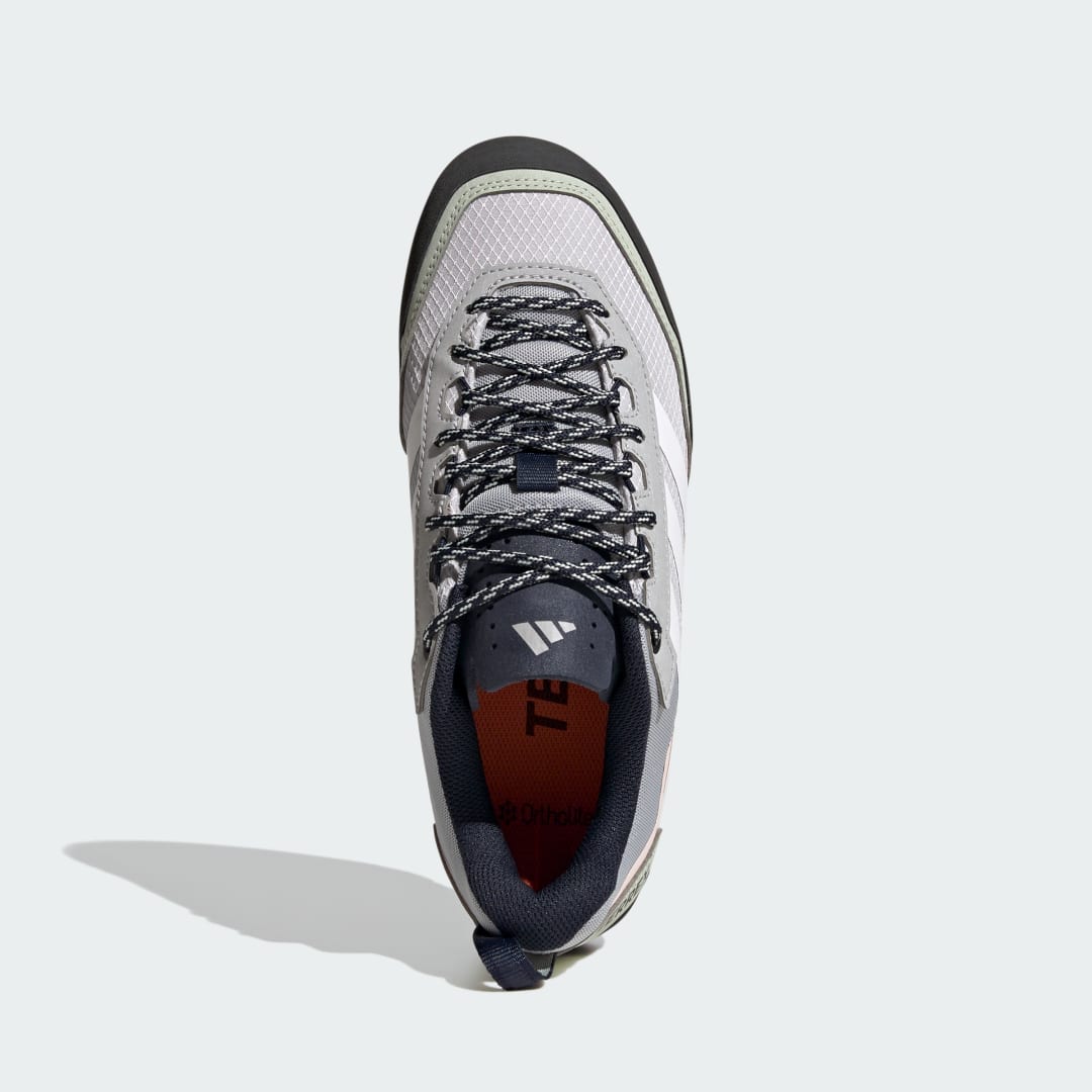 Detalle de Adidas Terrex Skychaser Solo: zapatilla de aproximación en color blanco