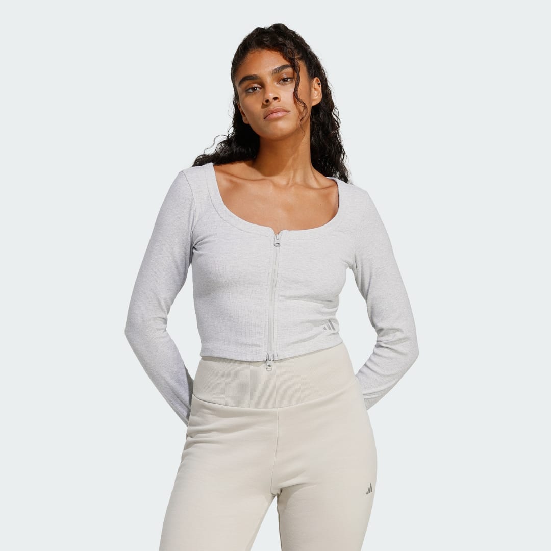 Detalle de Chaqueta de punto de canalé Seasonal Essentials de Adidas: versátil y práctica en gris