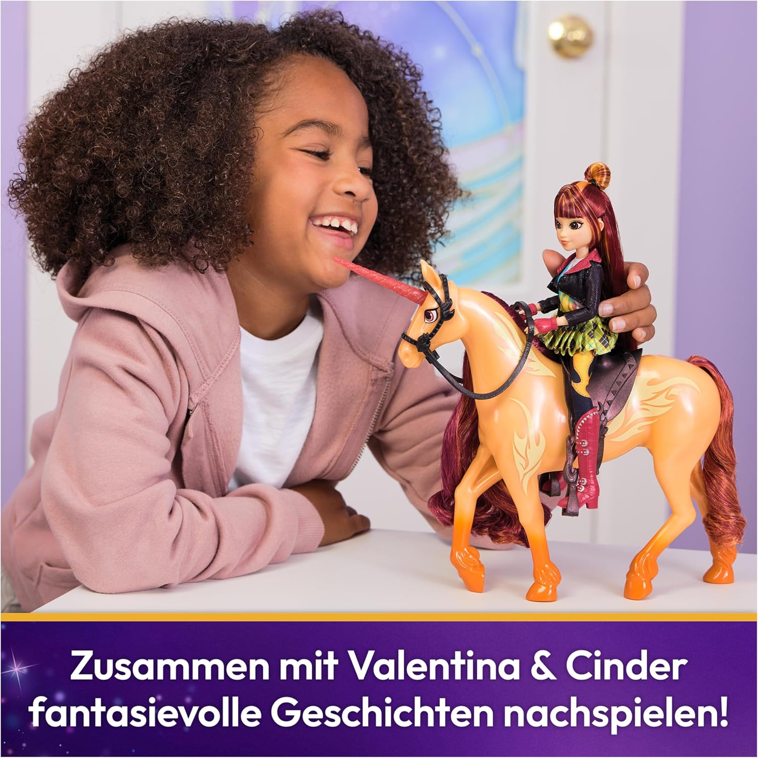Detalle 2 de Unicorn Academy Valentina Ankleidepuppe 24 cm