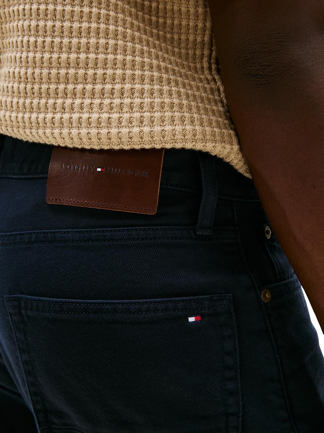 Detalle de Tommy Hilfiger Men’s Regular Fit Mercer Mid Rise Jeans (5-pocket, stretch denim)