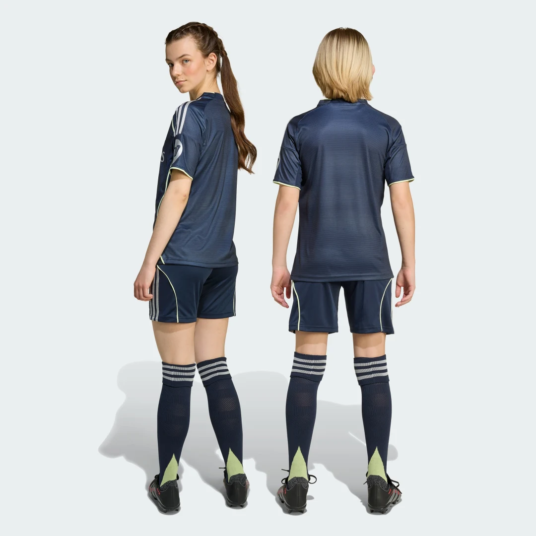 Detalle 2 de Pantalón corto de la segunda equipación Real Madrid 25/26 de Adidas — color azul