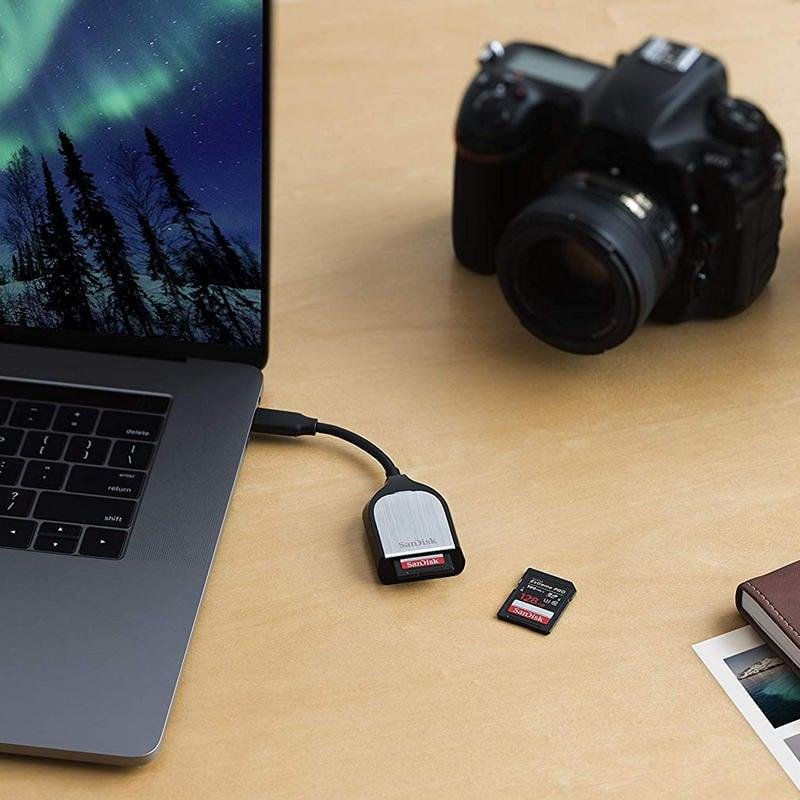 Detalle de SanDisk Extreme PRO SD UHS-II USB-C: lector rápido para flujos de trabajo profesionales