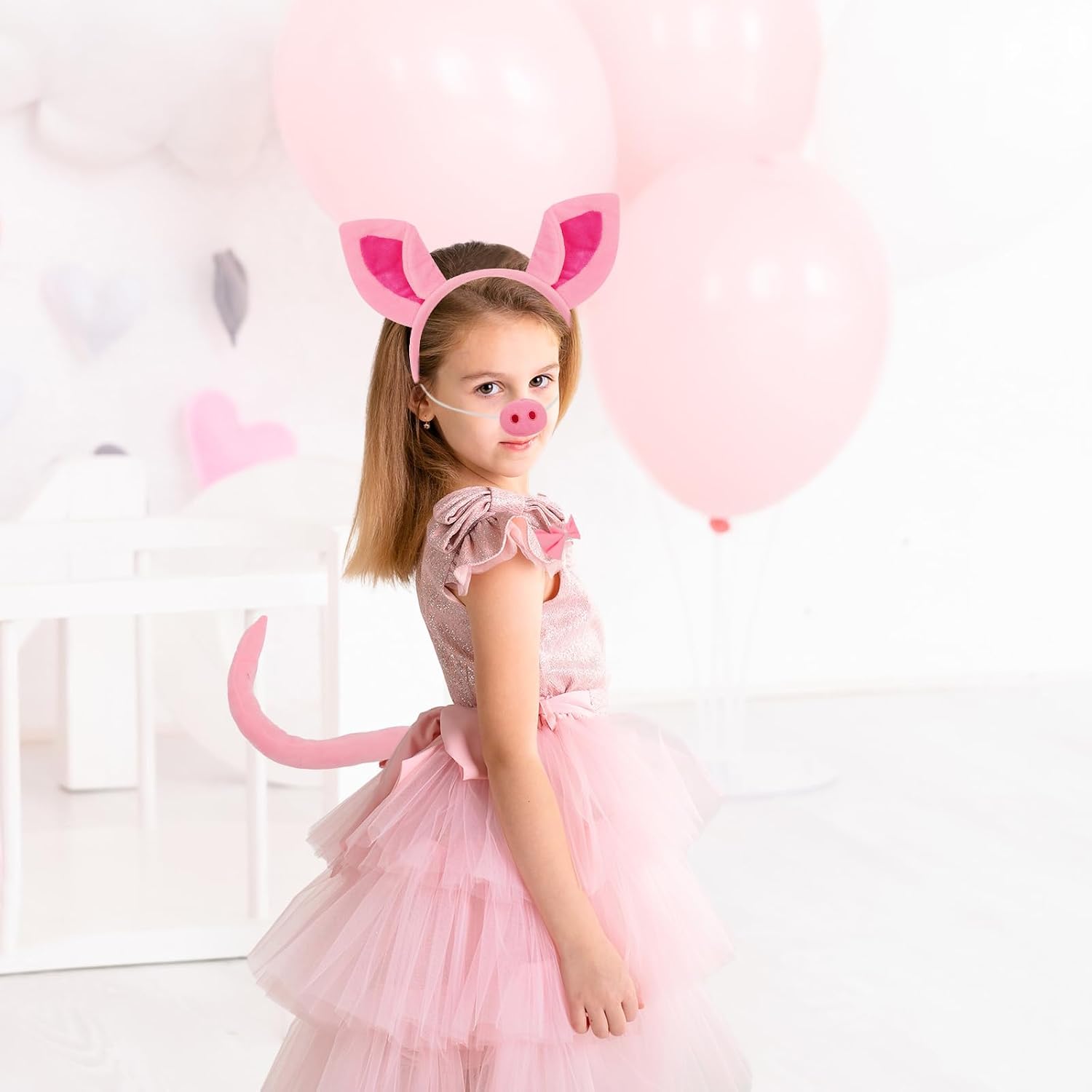 Detalle 1 de Mototo Pig Costume Accessories, 16-Piece Set