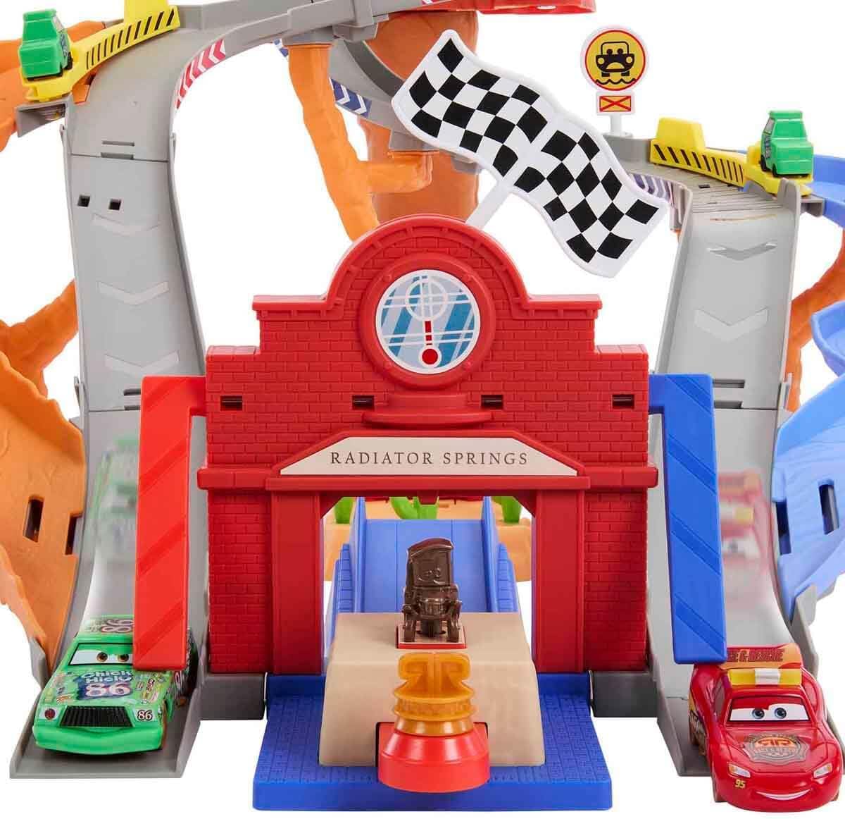 Thumbnail 4 de Mattel Cars Coffret Piste de Course Rescue Road Course (Radiator Springs) avec Flash McQueen, Chick Hicks et 2 véhicules Pitty – JFL57