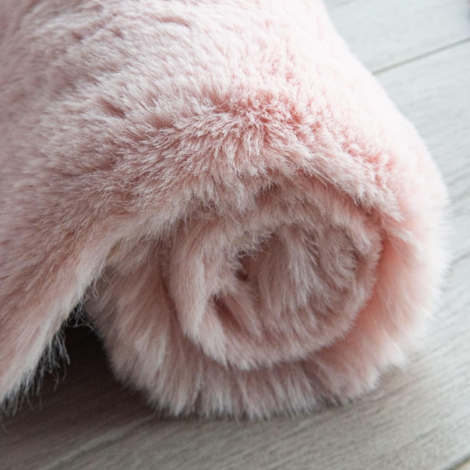 Thumbnail 6 de ORINOVA Teppich Rosa Schlafzimmer Flauschig 60x120 cm – Kunststofffell mit rutschfester Unterseite