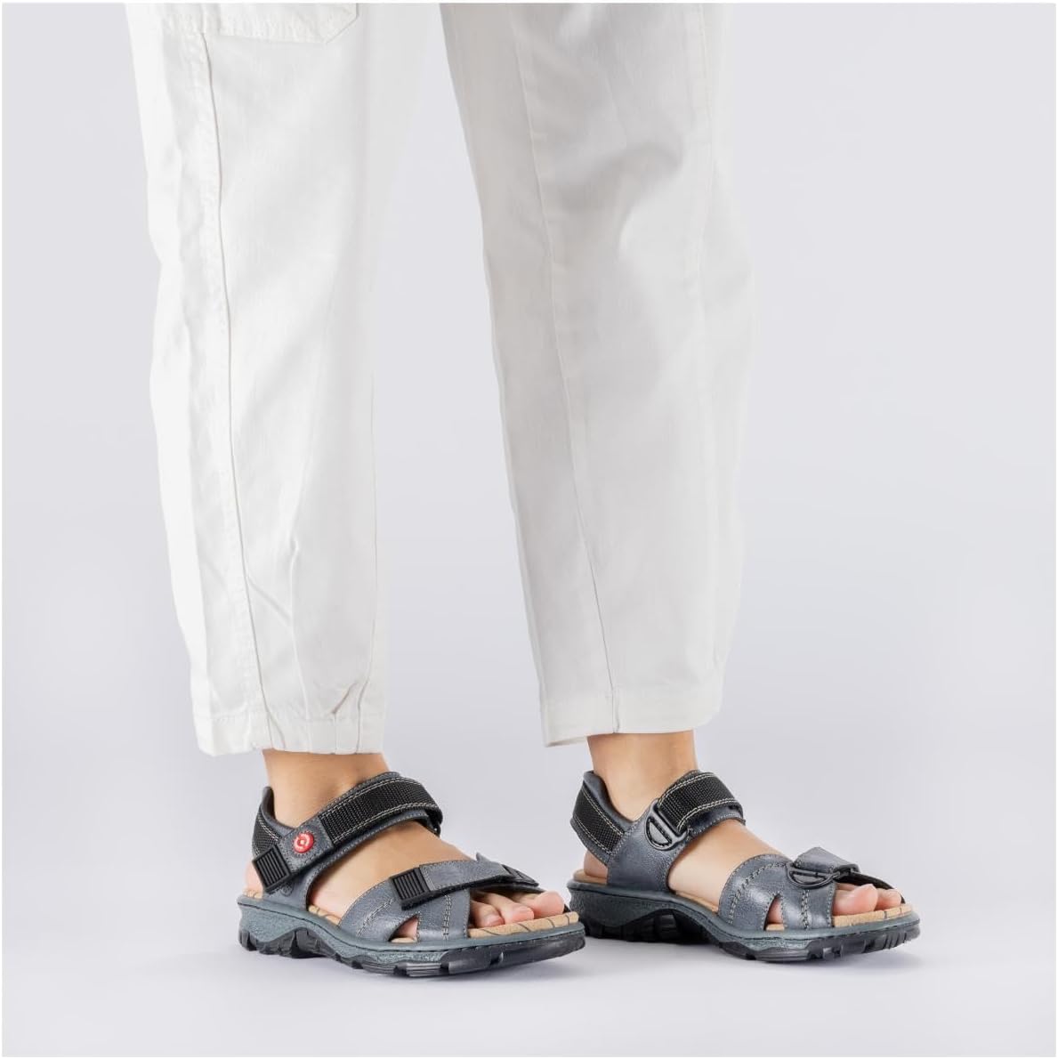 Detalle de Rieker Damen Klassische Sandalen 68851 – schmeichelnd schmale Passform mit Klettverschluss
