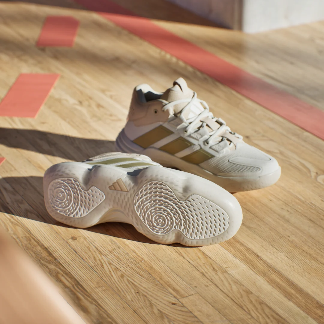 Detalle de Adidas Court Stabil para pista cubierta (blanco) – zapatillas para interiores