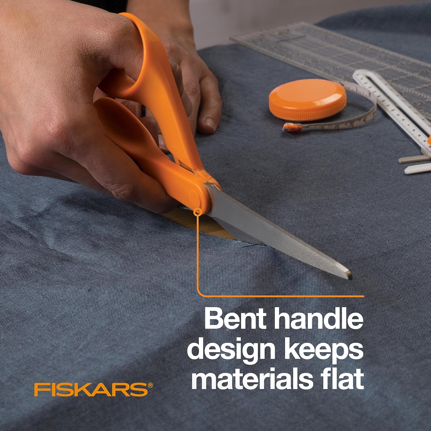 Detalle 2 de Fiskars 右利き用カーブ型多目的はさみ 8インチ、ステンレス鋼・オレンジハンドル