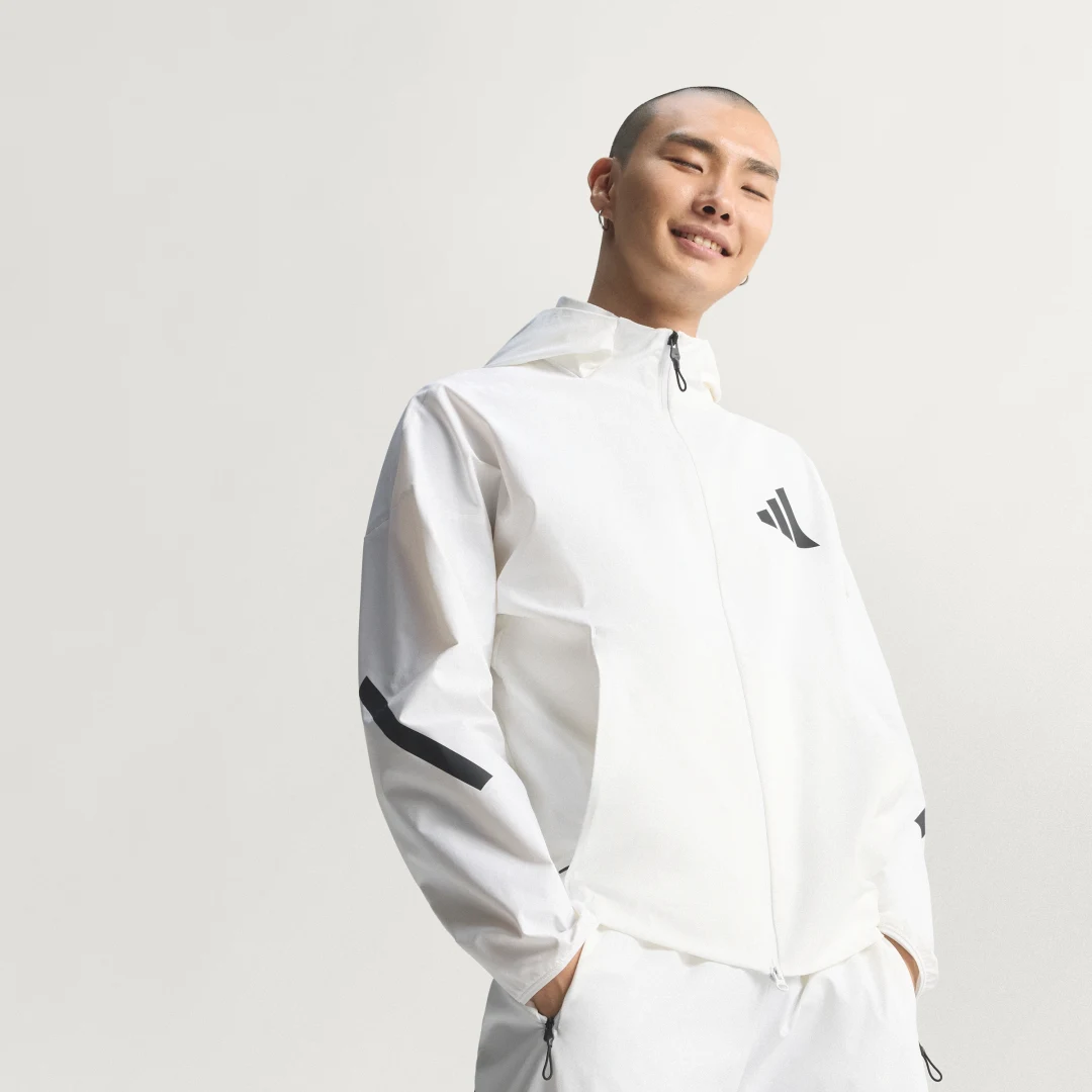 Detalle de CHAQUETA DEPORTIVA DE TEJIDO TÉCNICO ADIDAS Z.N.E. (Blanco) — guía de compra