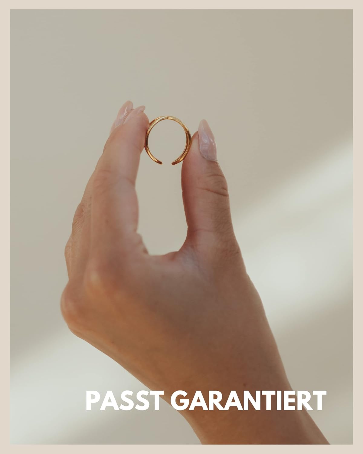 Detalle de GD GOOD.designs verstellbarer Damenring in X-Form aus Edelstahl (silber/Gold-Rosegold) mit Geschenkbox