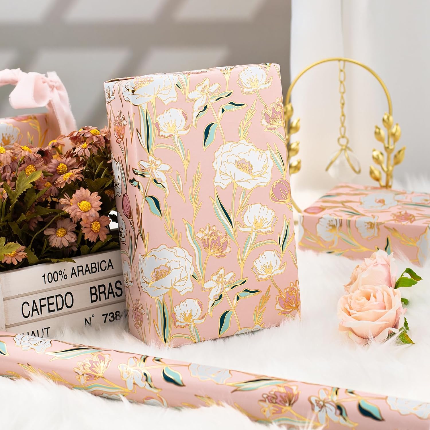 Thumbnail 1 de Wikadlik Pink Flower Wrapping Paper Roll (43cm x 10m) with Elegant Floral Gold Shine