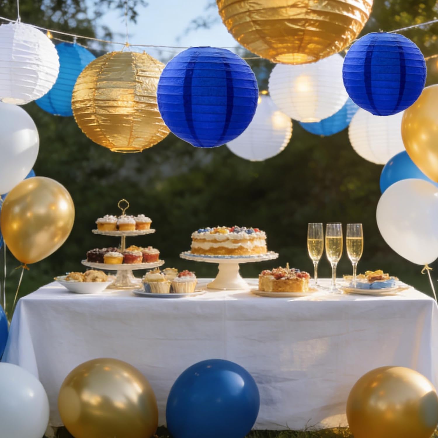 Detalle de We Moment Zone 12pcs Blue and Gold Paper Lanterns