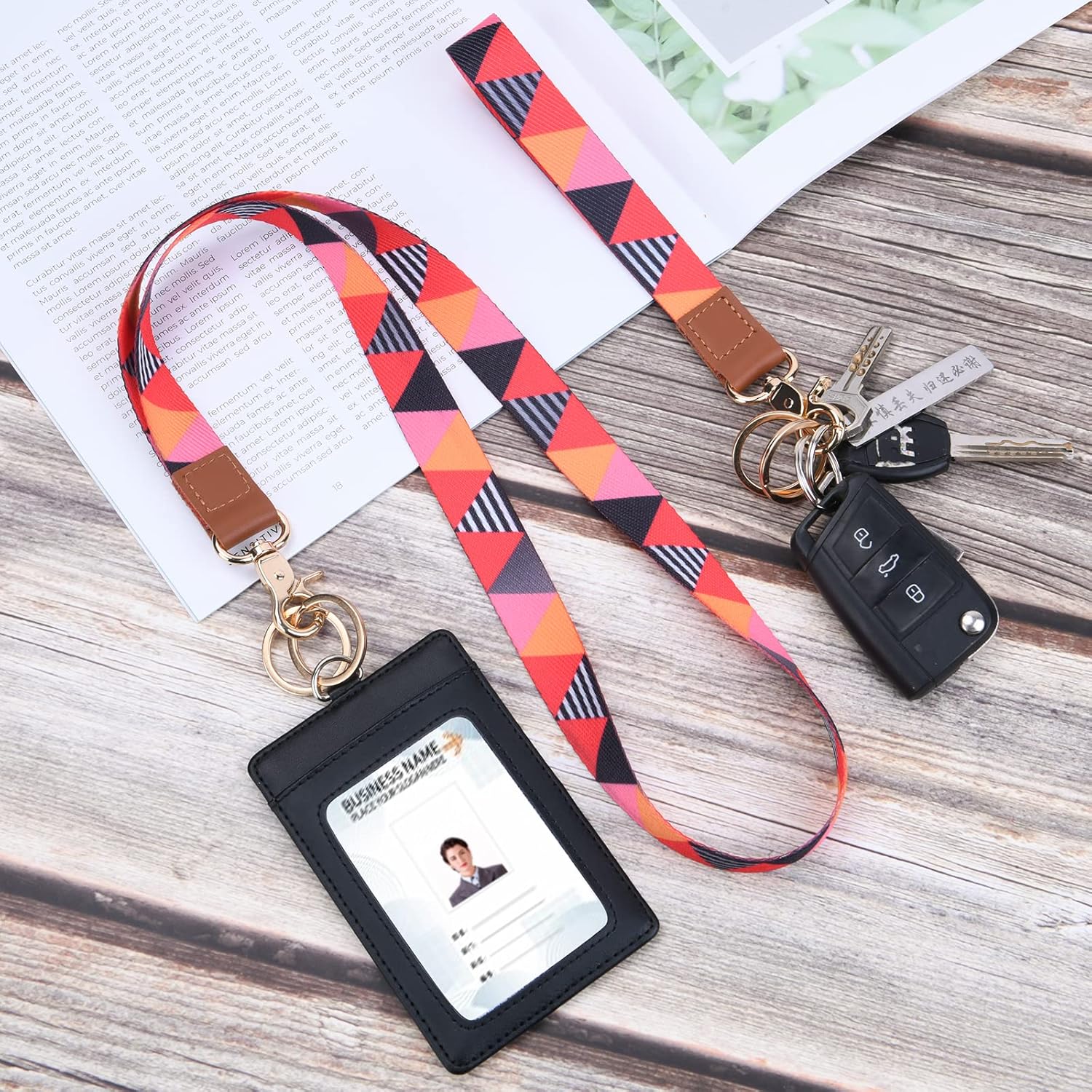 Detalle 2 de Vicloon Schlüsselband Set – Doppeltes Lanyard mit Lederenden, zweifarbig bedruckt, im Alltag und bei Veranstaltungen vielseitig nutzbar