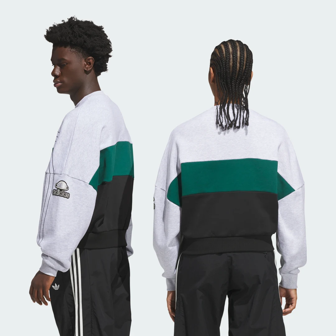 Detalle 2 de Adidas Originals Varsity Sudadera de cuello redondo en gris