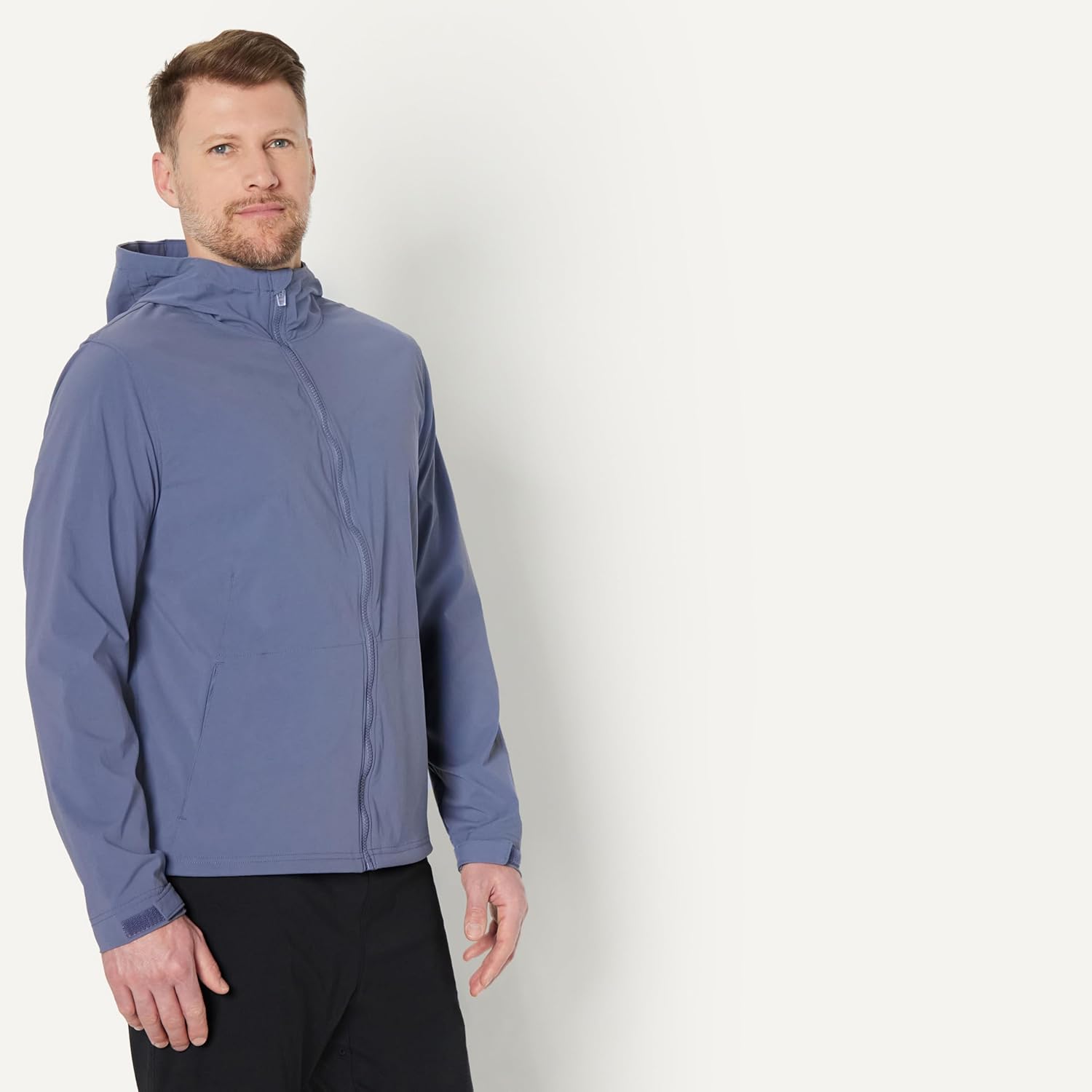 Thumbnail 1 de Amazon Essentials Men's Active Lightweight Water Repellent Full-Zip Hiking Jacket