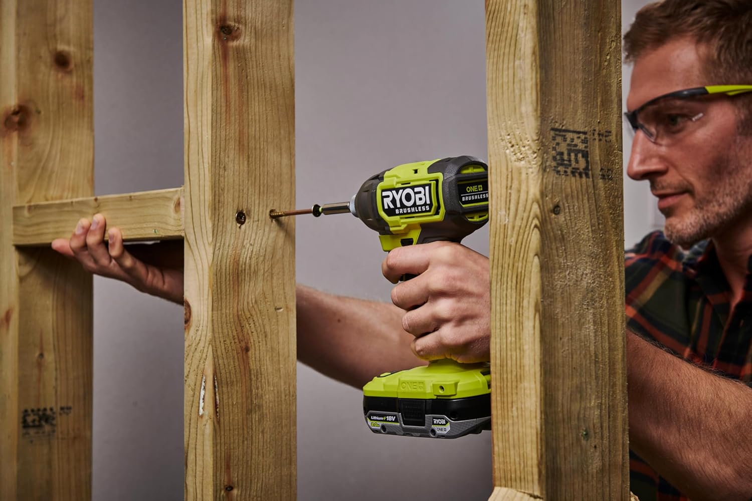 Detalle 2 de RYOBI RID18BL-0 Visseuse à chocs 18V ONE+ Brushless, 300 Nm, avec batterie 2Ah et chargeur rapide 2A