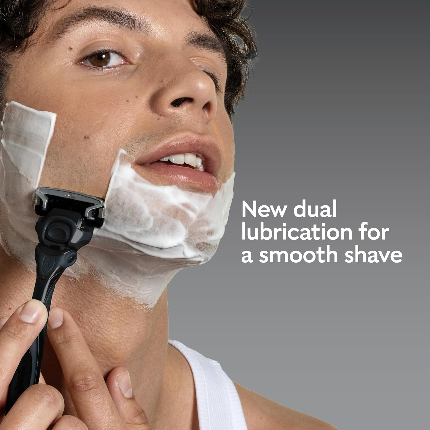 Detalle de Wilkinson Sword Hydro 5 Ultimate Razor for Men with Hyaluronic Acid and Carbon-Coated Blades