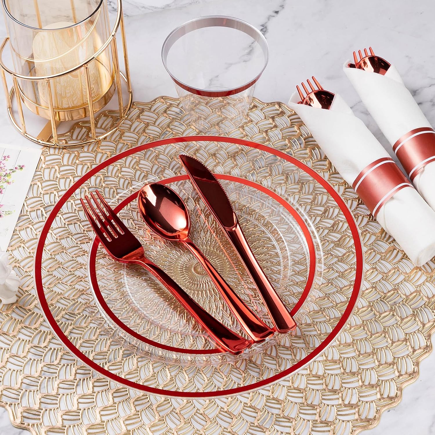 Detalle de Goodluck 350-Piece Red Plastic Dinnerware Set (Clear Plates) for 50 Guests