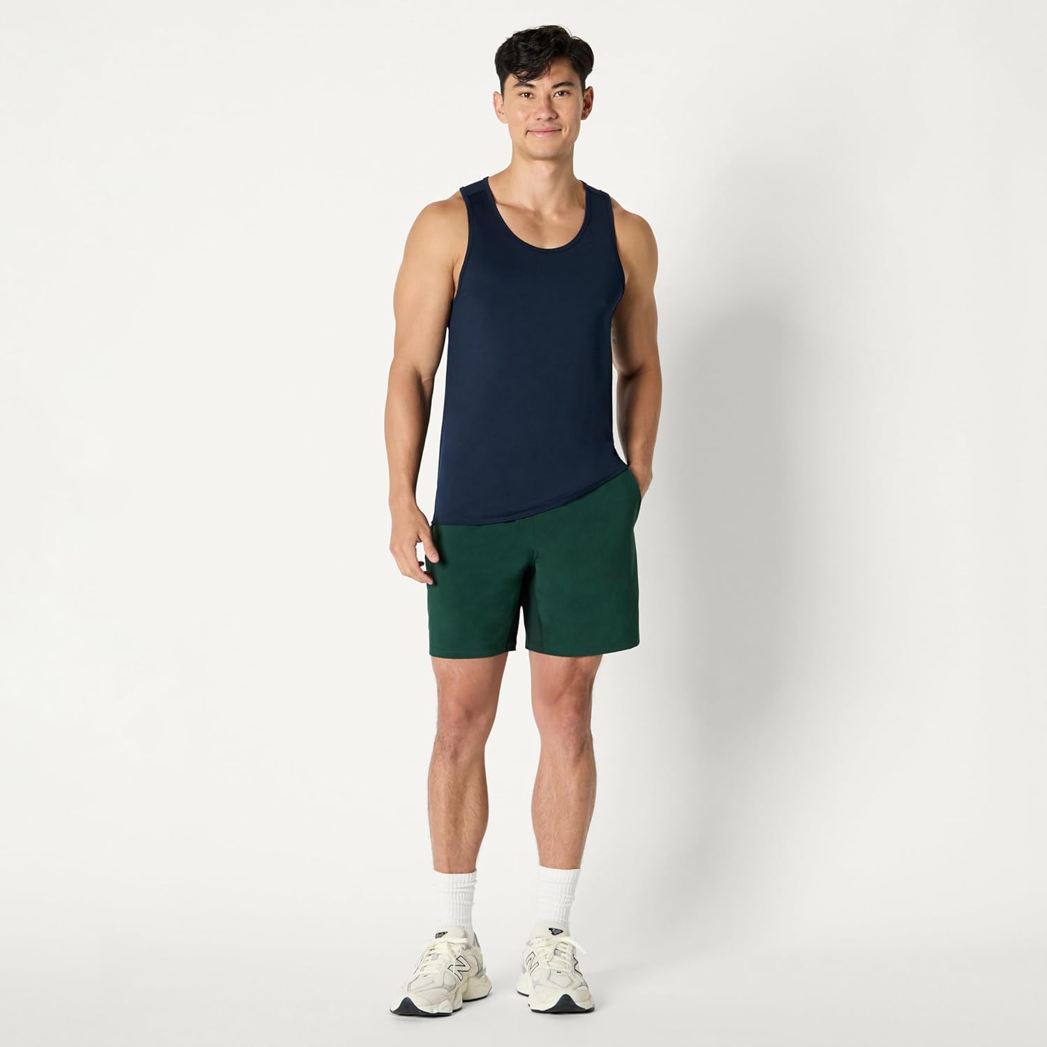 Thumbnail 4 de Amazon Essentials Herren Gym-Tanktop aus Funktionsstretch – leicht, schnelltrocknend