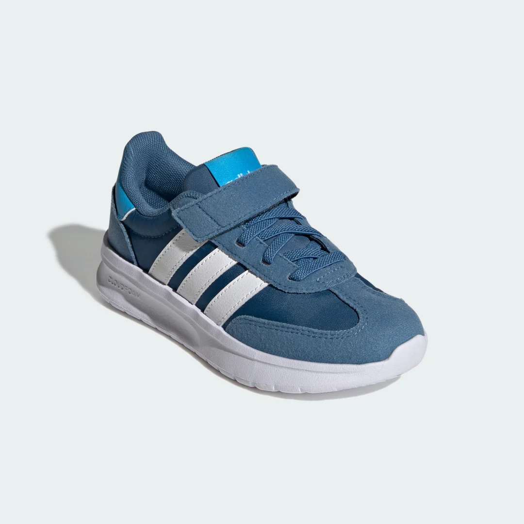 Detalle de Zapatilla Run 70s 2.0 (Niños) de Adidas: estilo retro que cuida el pie en cada aventura