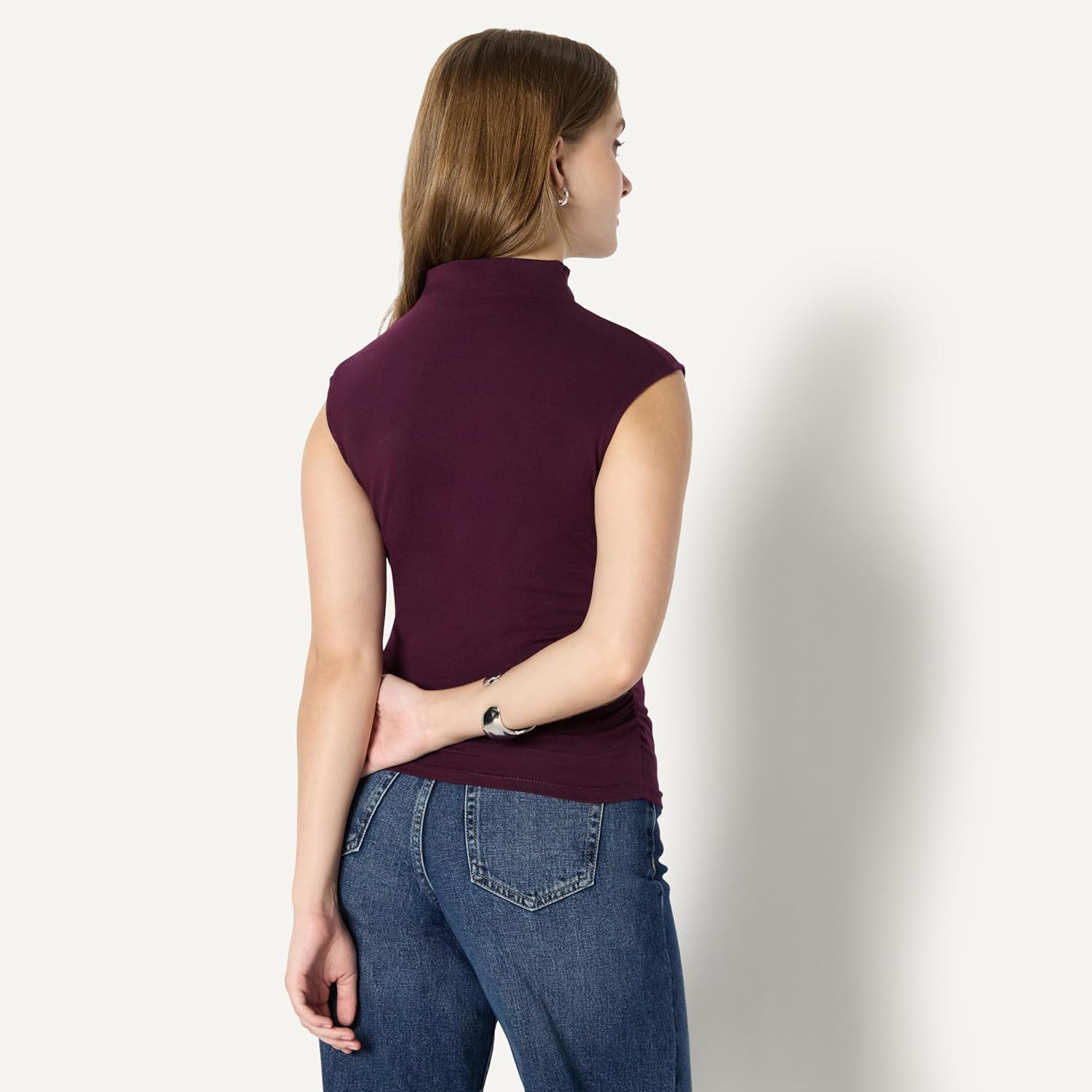 Thumbnail 1 de Amazon Essentials Women's Slim-Fit Sleeveless High-Neck Top