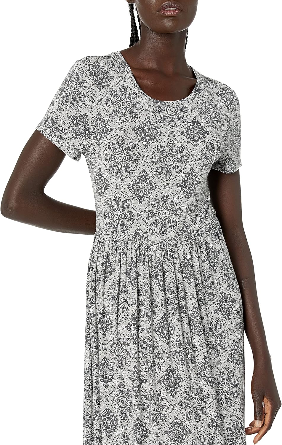 Thumbnail 2 de Amazon Essentials Damen ärmelloses tailliertes Maxikleid (FIT & FLARE) in Übergröße