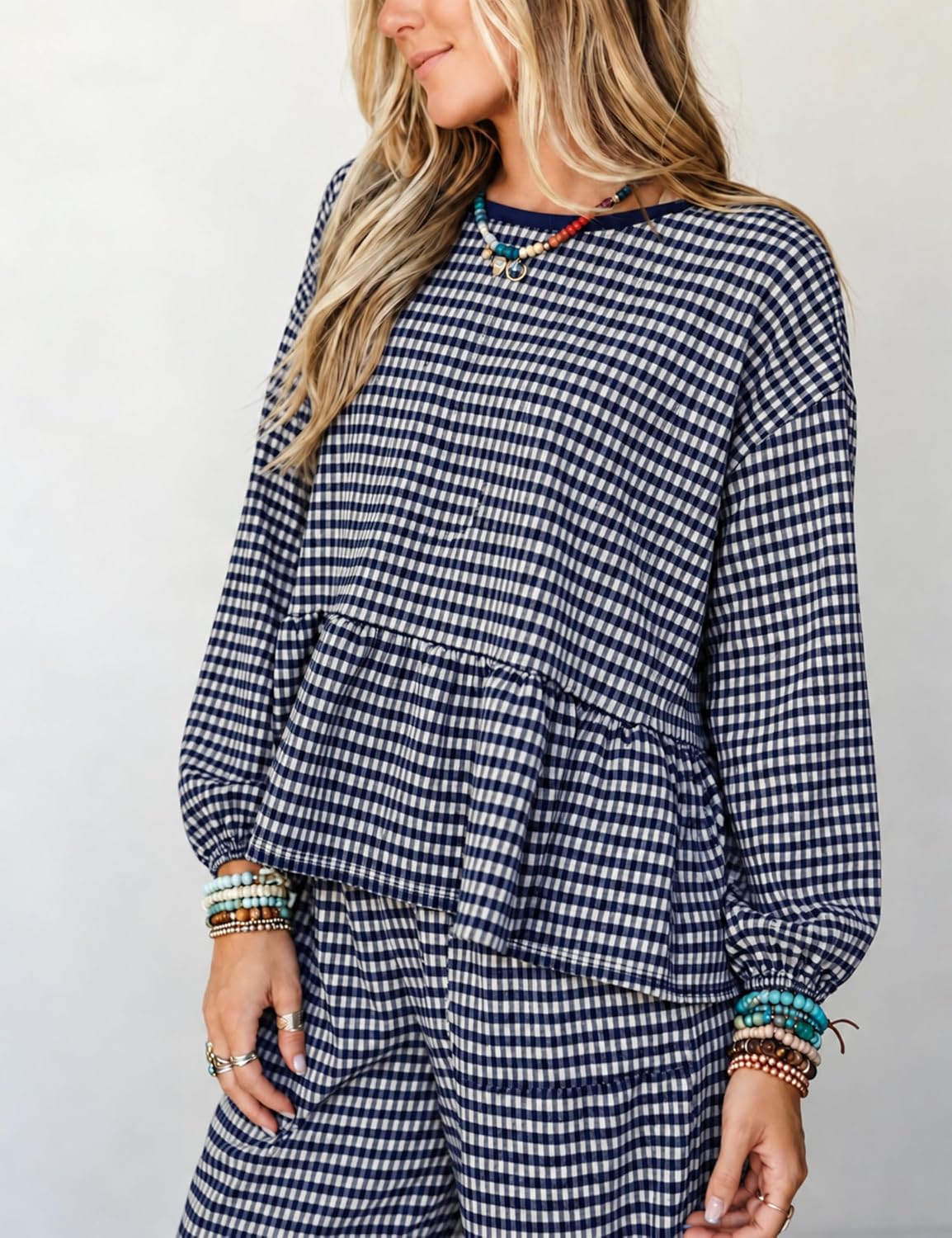 Detalle de APAFES Women's Gingham Two-Piece Lounge Set with Peplum Top and Wide-Leg Pants