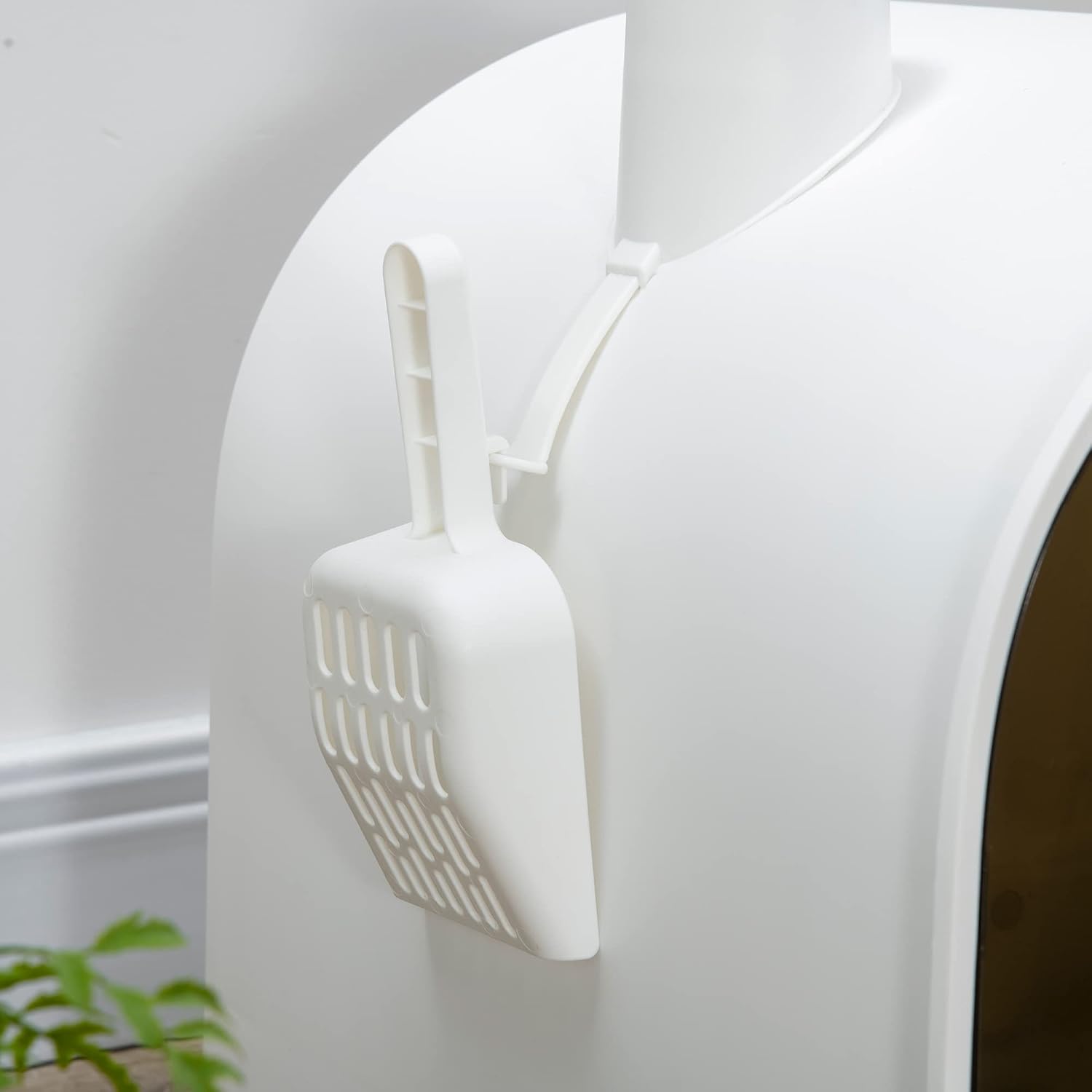 Detalle de PawHut bac à litière pour chat maison de toilette avec porte battante, pelle et filtre inclus (43 × 44 × 47 cm) – Blanc