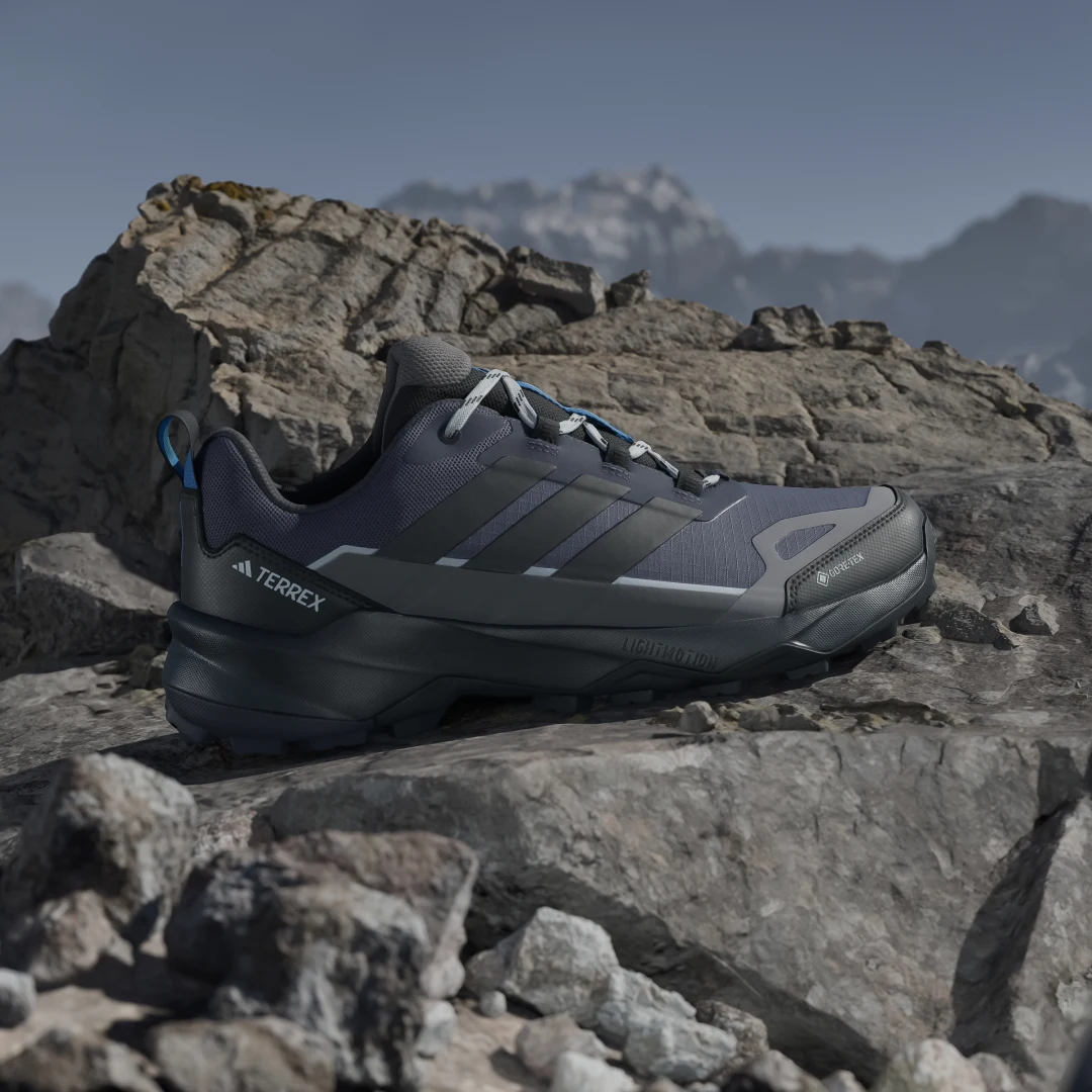 Detalle 2 de Adidas Terrex Skychaser AX5 GORE-TEX: zapatilla de senderismo negra para terrenos mixtos