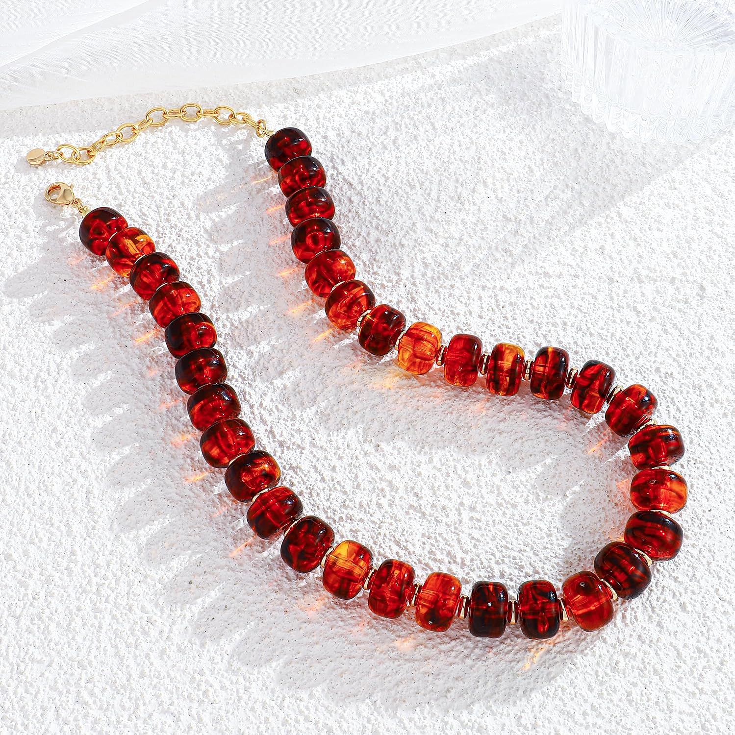 Detalle 2 de LILIE&WHITE Resin Chunky Beaded Necklace for Women