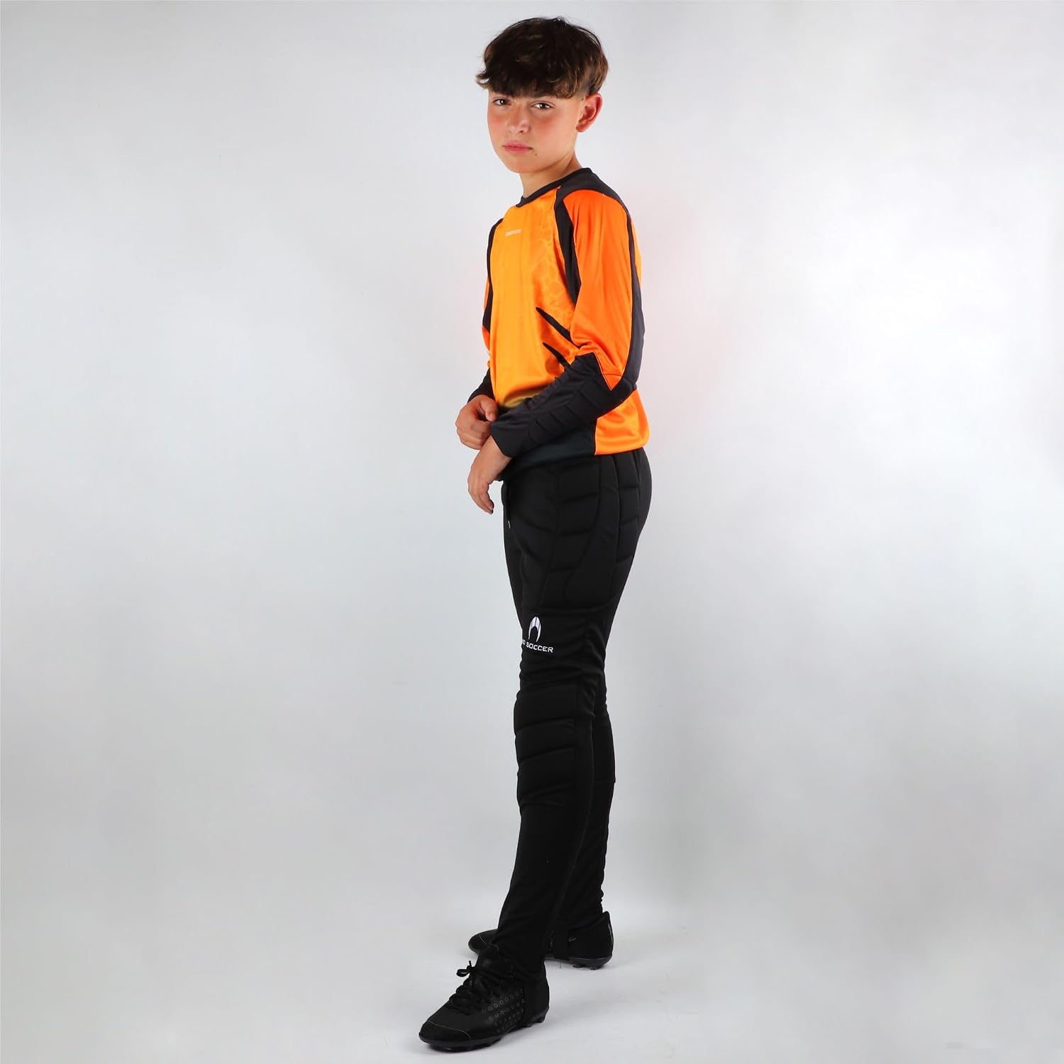 Detalle de HO Soccer Kid Keeper Set Deep-sea Orange – dziecięcy komplet bramkarski z wyściółką