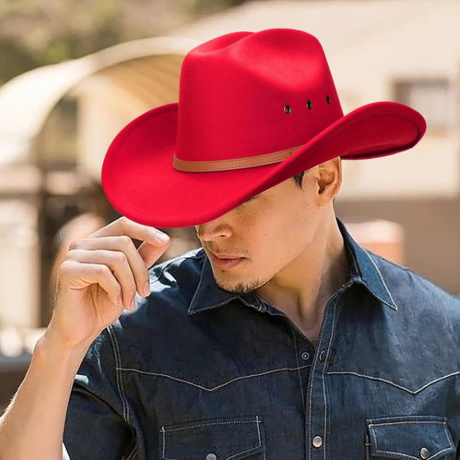 Detalle de DRESHOW Cowboyhut mit breiter Krempe, Filzoptik und Schnallengürtel – unisex für Damen & Herren