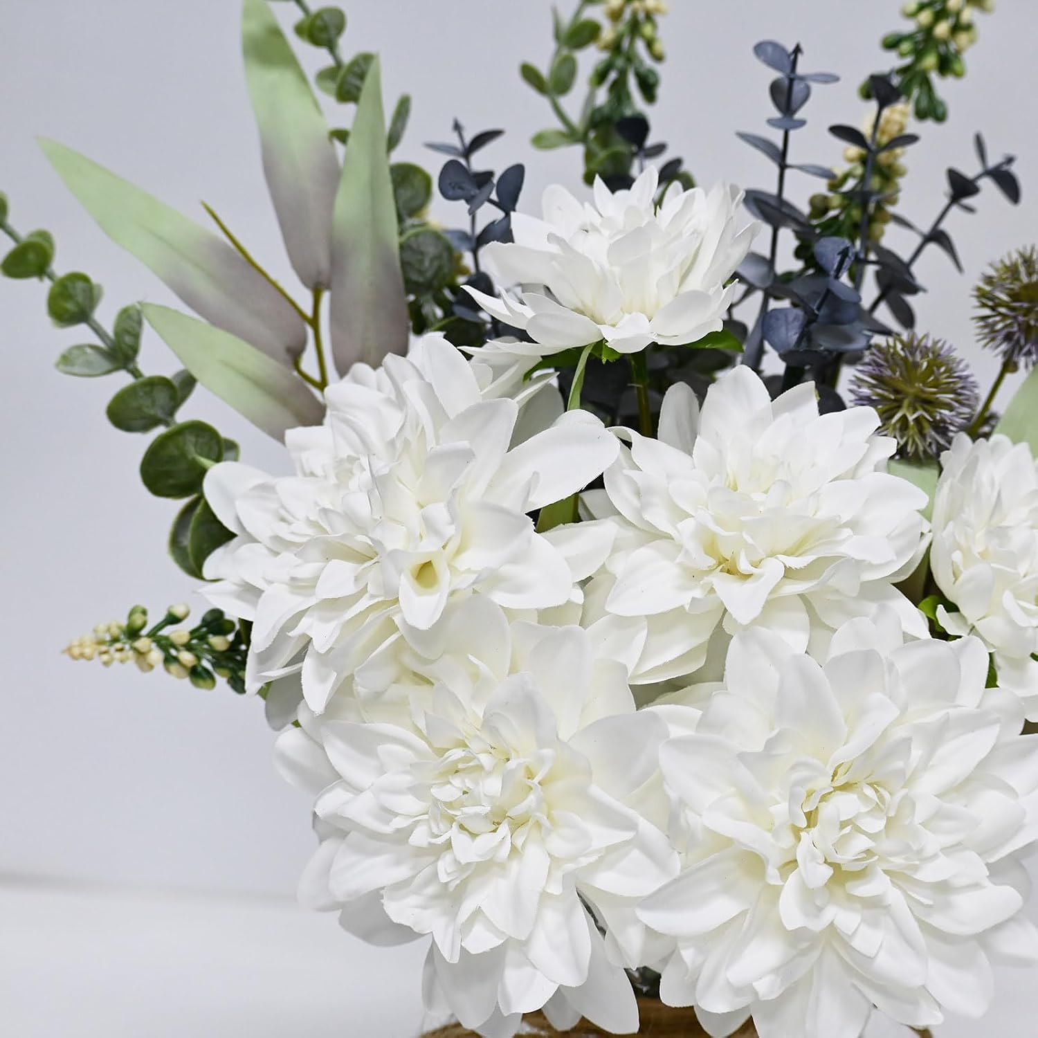 Detalle de Artificial Dahlia Bouquet with Glass Vase