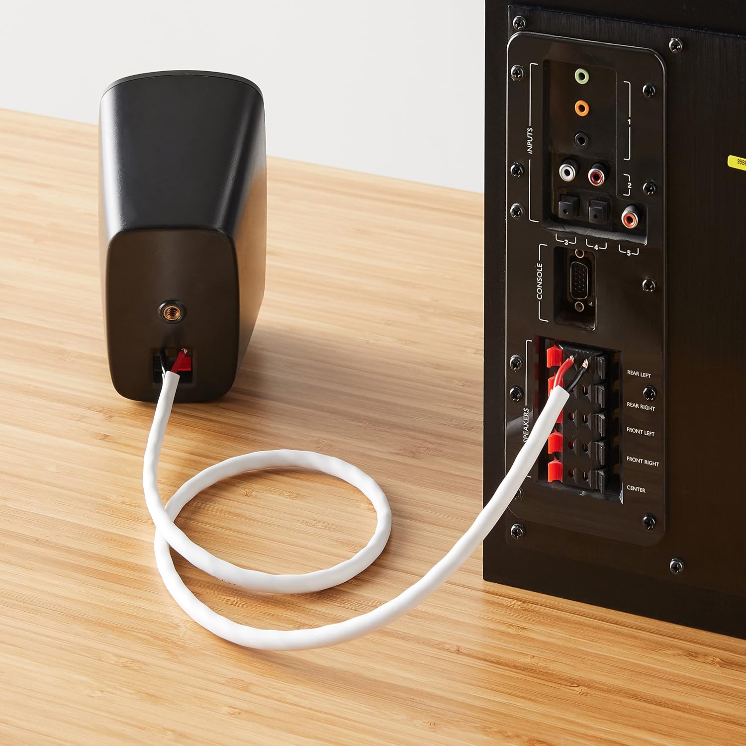Detalle 2 de Amazon Basics kabel głośnikowy 14 AWG, 30,5 m, miedź OFC 99,9%