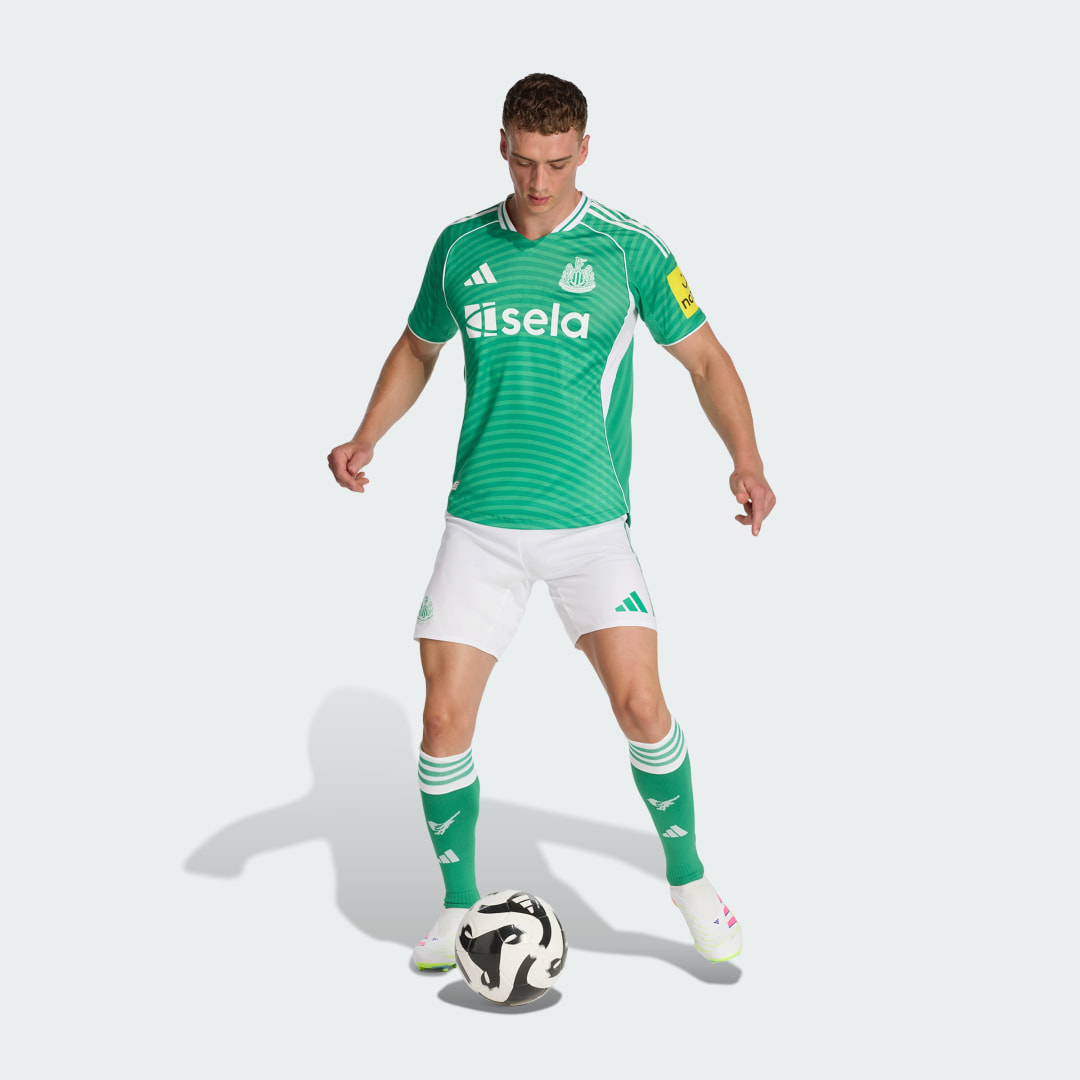 Detalle de Camiseta segunda equipación Newcastle United FC 25/26 Oficial – Adidas (Verde)