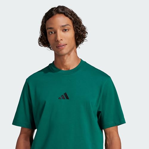 Detalle de adidas Hombre Essentials Small Logo Single Jersey Shirt – Collegiate Green/Black, talla L