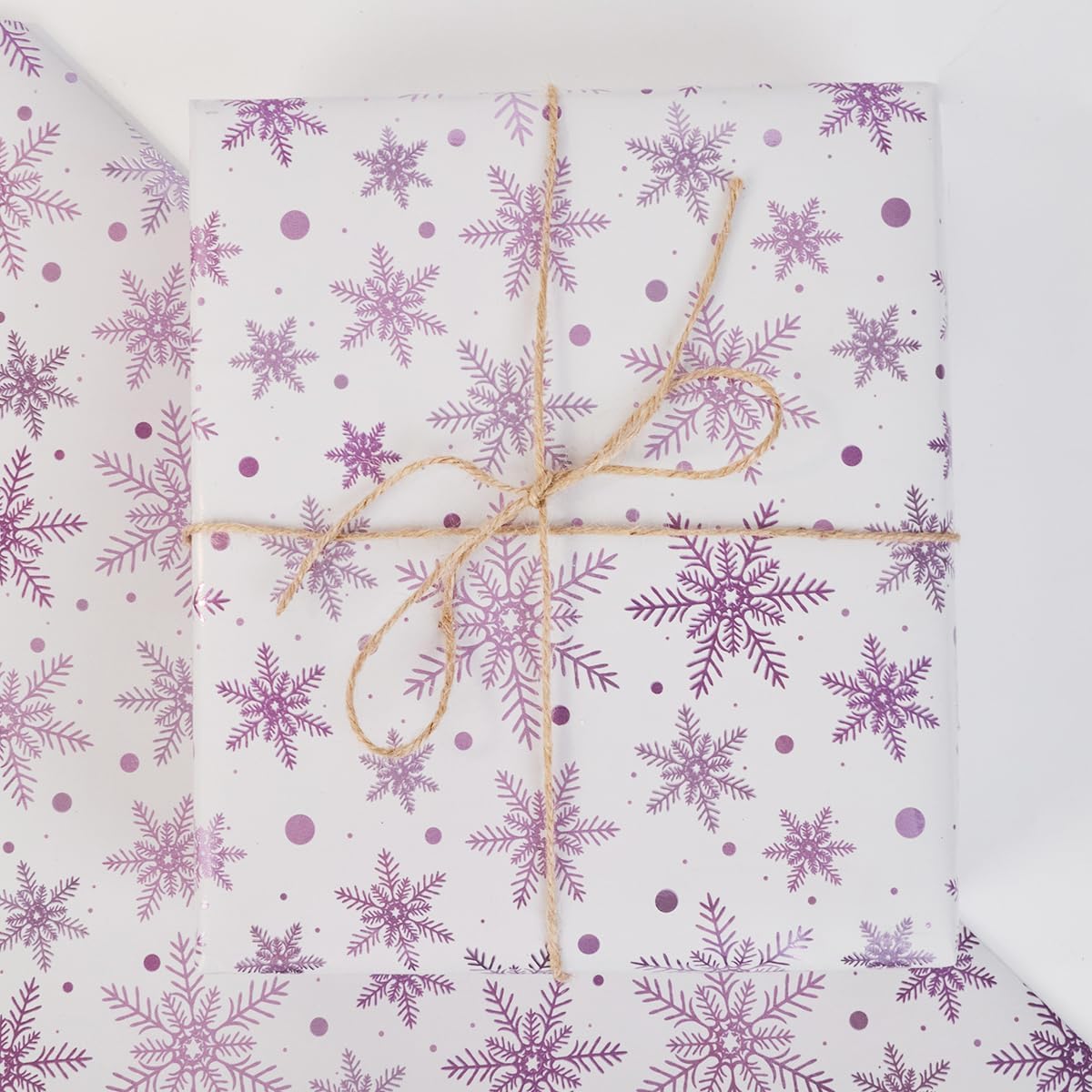 Thumbnail 2 de Christmas Wrapping Paper Roll: Pink Snowflake Metallic Wrap, 43cm x 12m