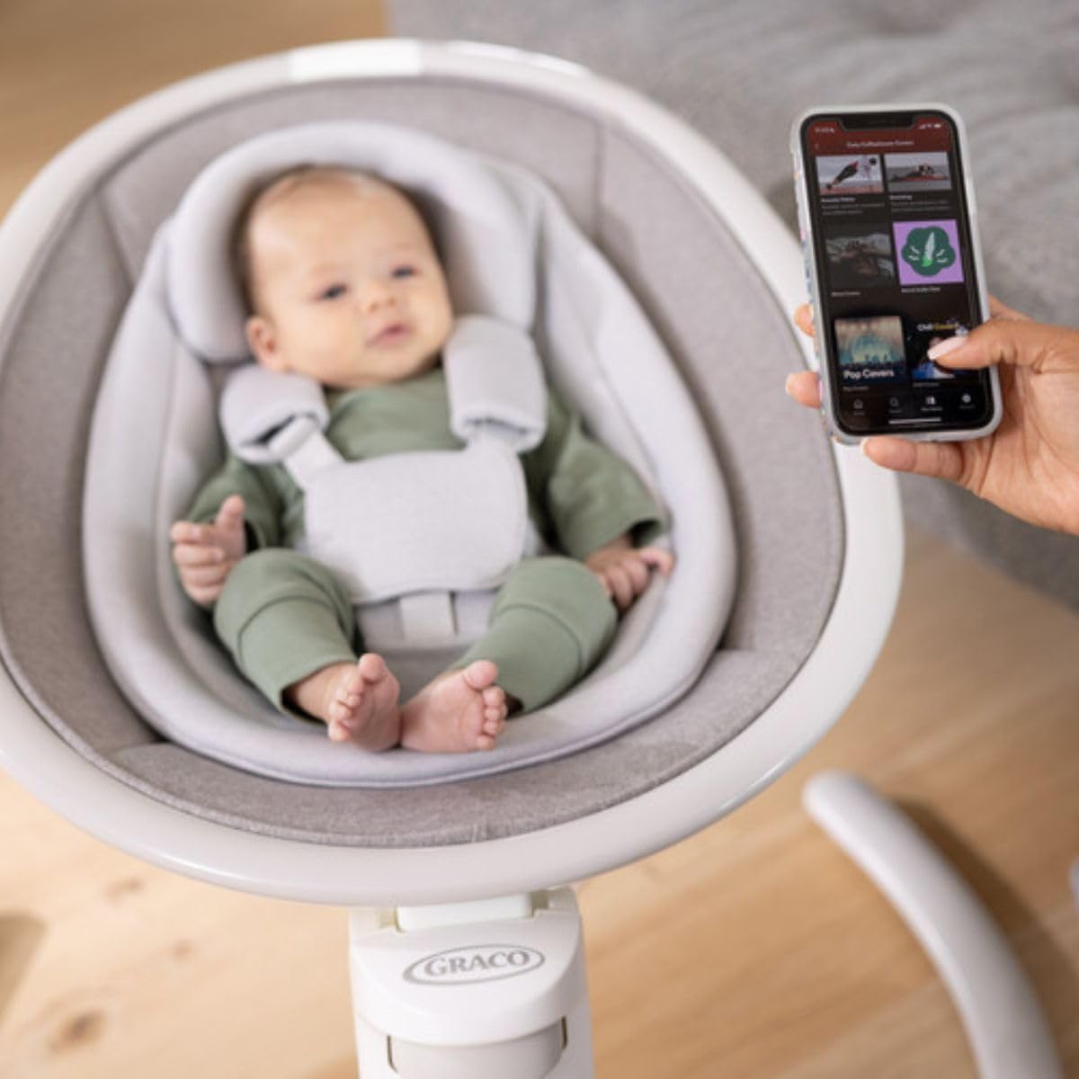 Detalle 2 de Graco Sway 'n Grow Bluetooth Soother with Toybar: A versatile, space‑saving swing that grows with your little one