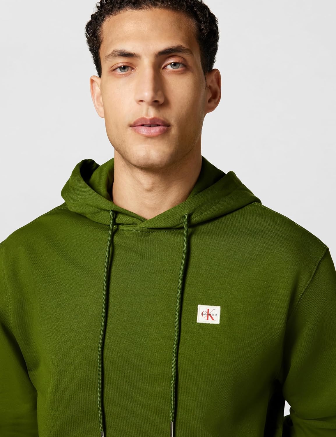 Detalle 2 de Calvin Klein Hoodie Hombre Terry Badge con Capucha